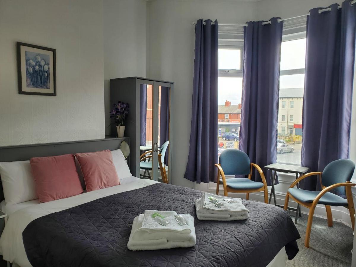 Brooklyn Hotel Blackpool Bagian luar foto