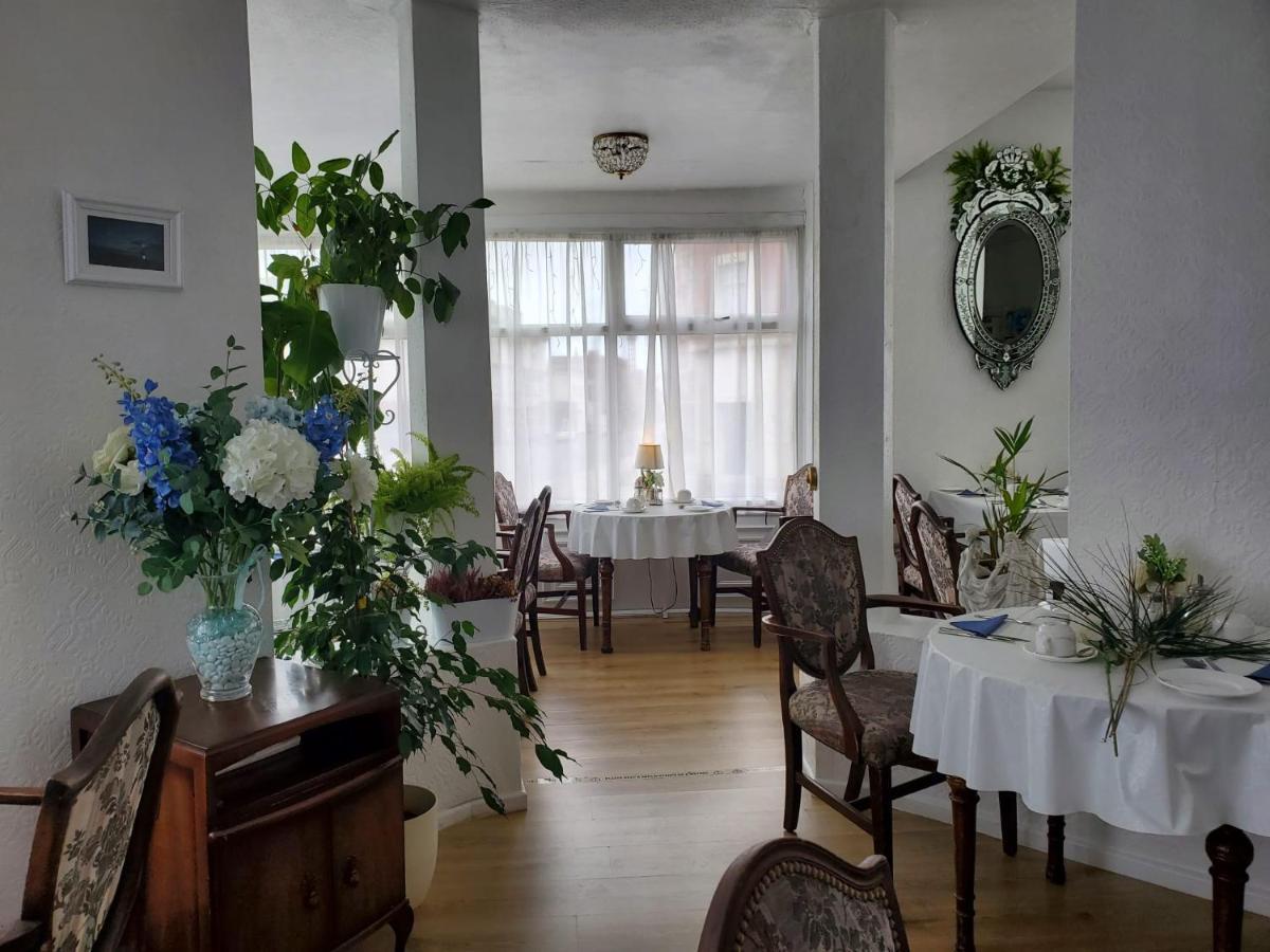 Brooklyn Hotel Blackpool Bagian luar foto