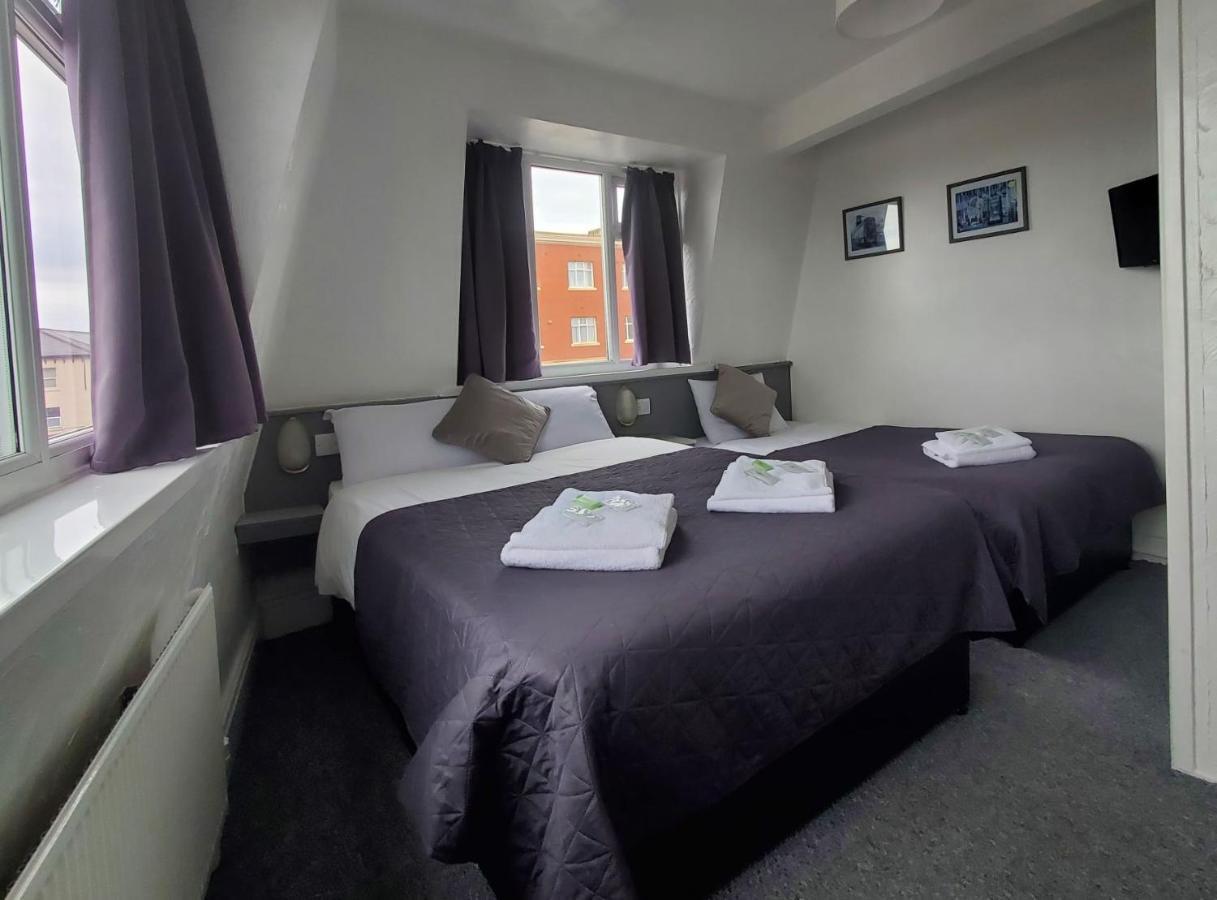 Brooklyn Hotel Blackpool Bagian luar foto
