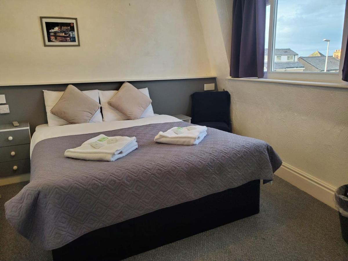 Brooklyn Hotel Blackpool Bagian luar foto