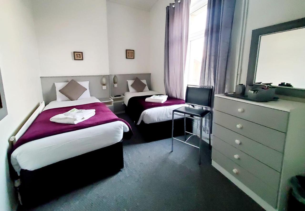 Brooklyn Hotel Blackpool Bagian luar foto